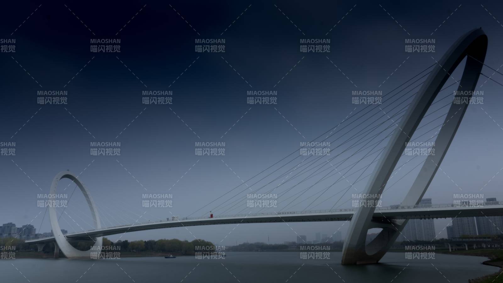 现代环形大桥夜景图片