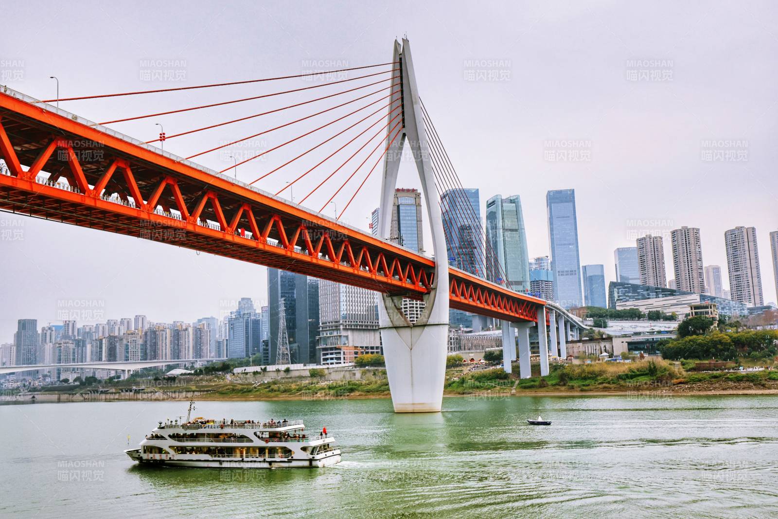 重庆的千厮门大桥图片