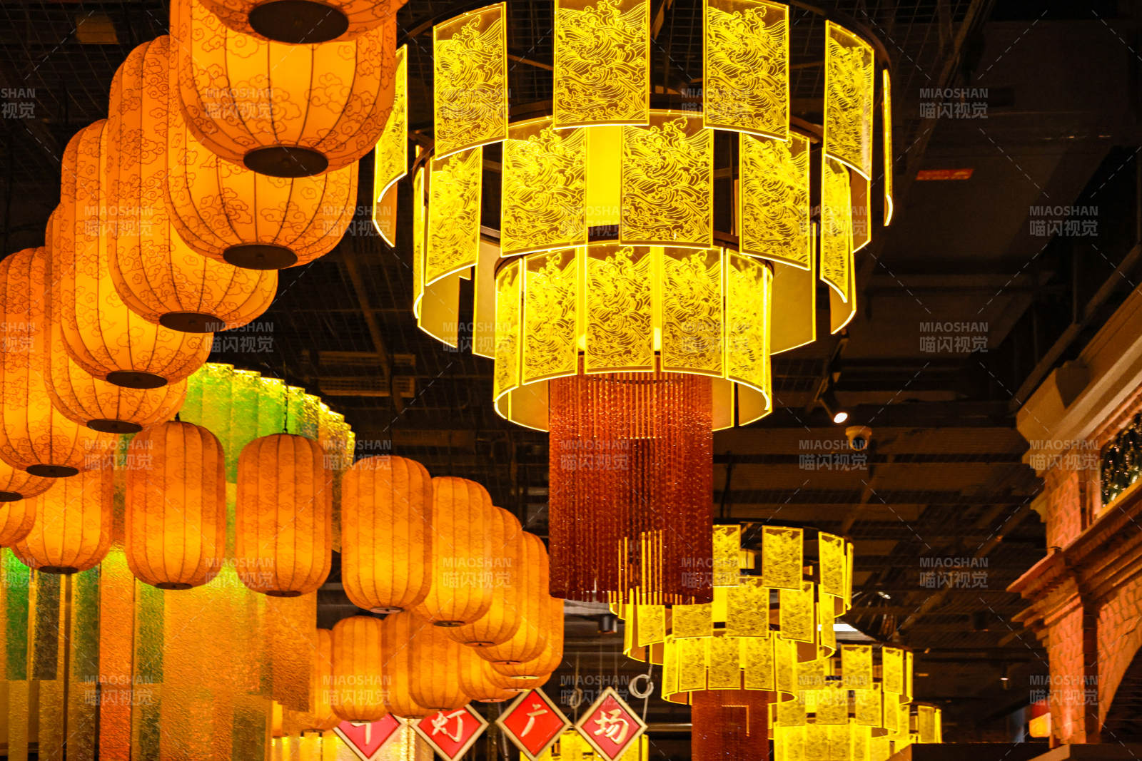 灯火辉煌夜市景图片