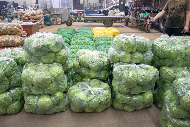 新鲜蔬菜堆叠展示图片