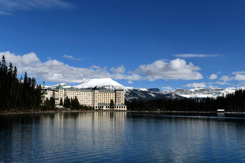 湖畔雪山酒店图片