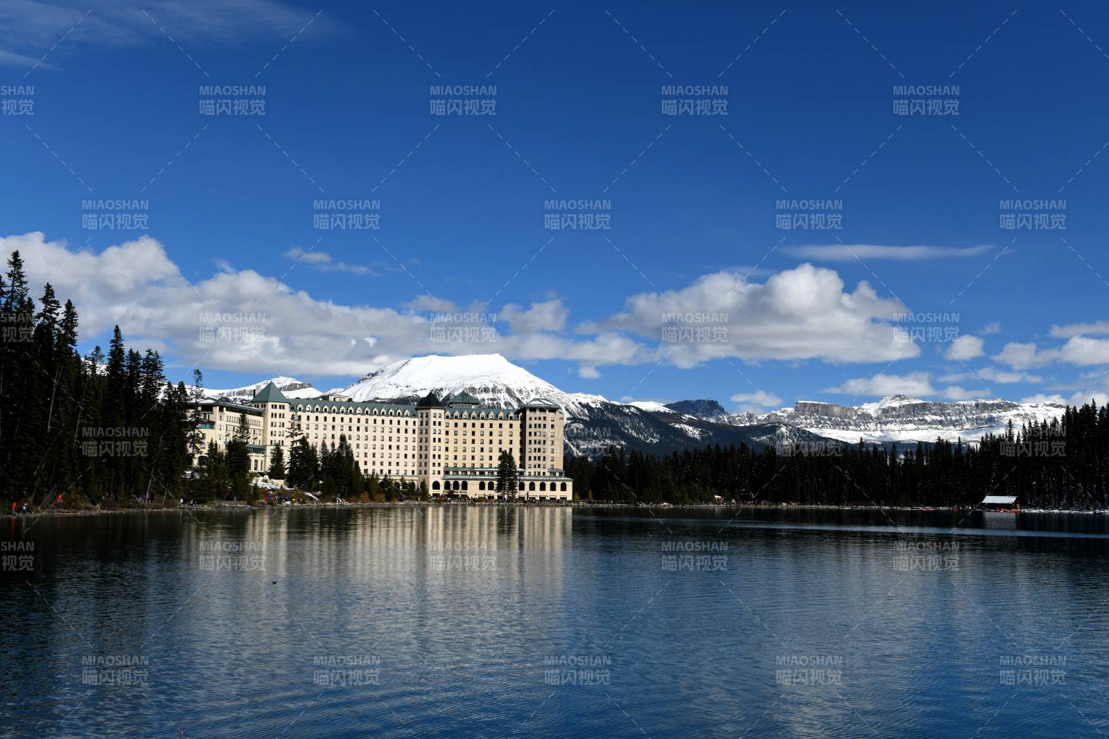 湖畔雪山酒店图片