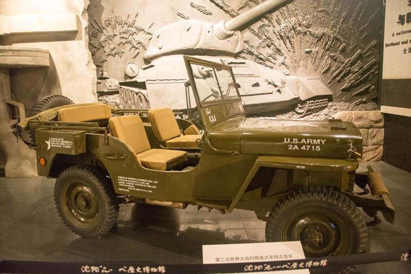 美军吉普车展示图片