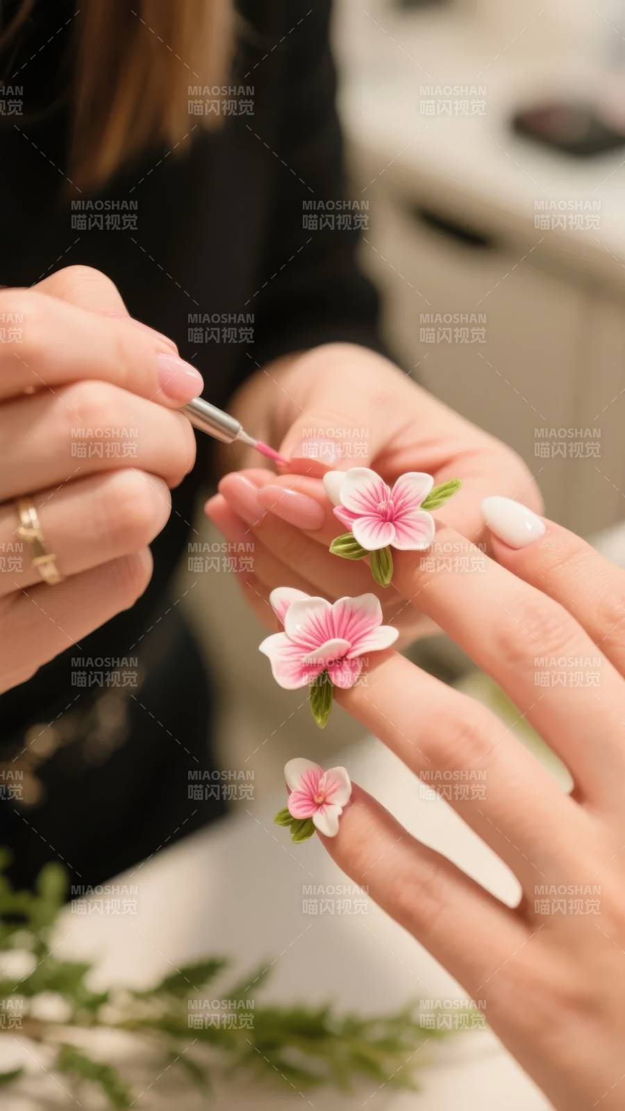 指尖绽放樱花美甲图片