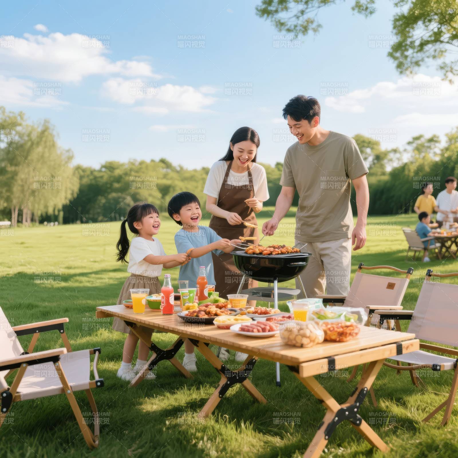 家庭野餐乐融融图片