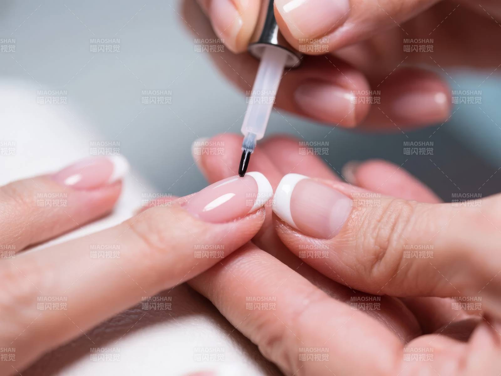 美甲护理特写图片