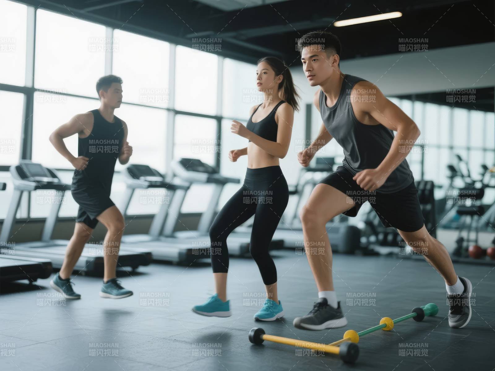 健身房动感训练图片