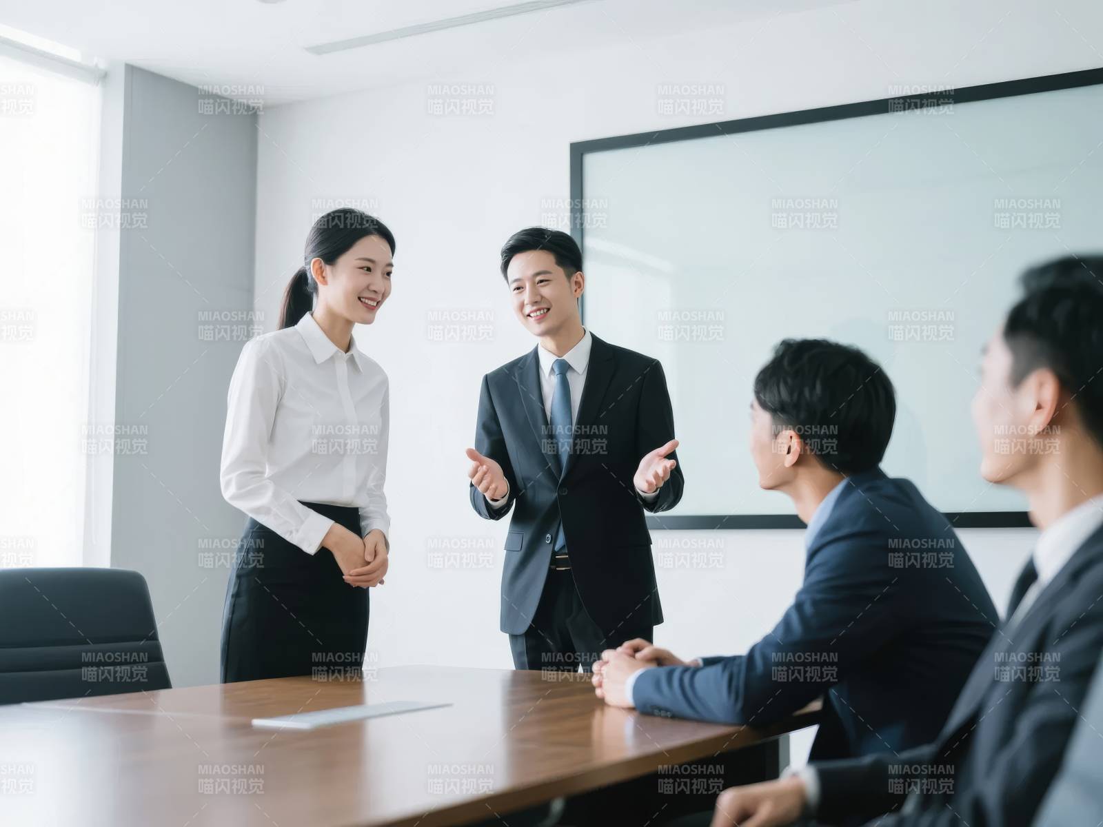 商务会议交流现场图片