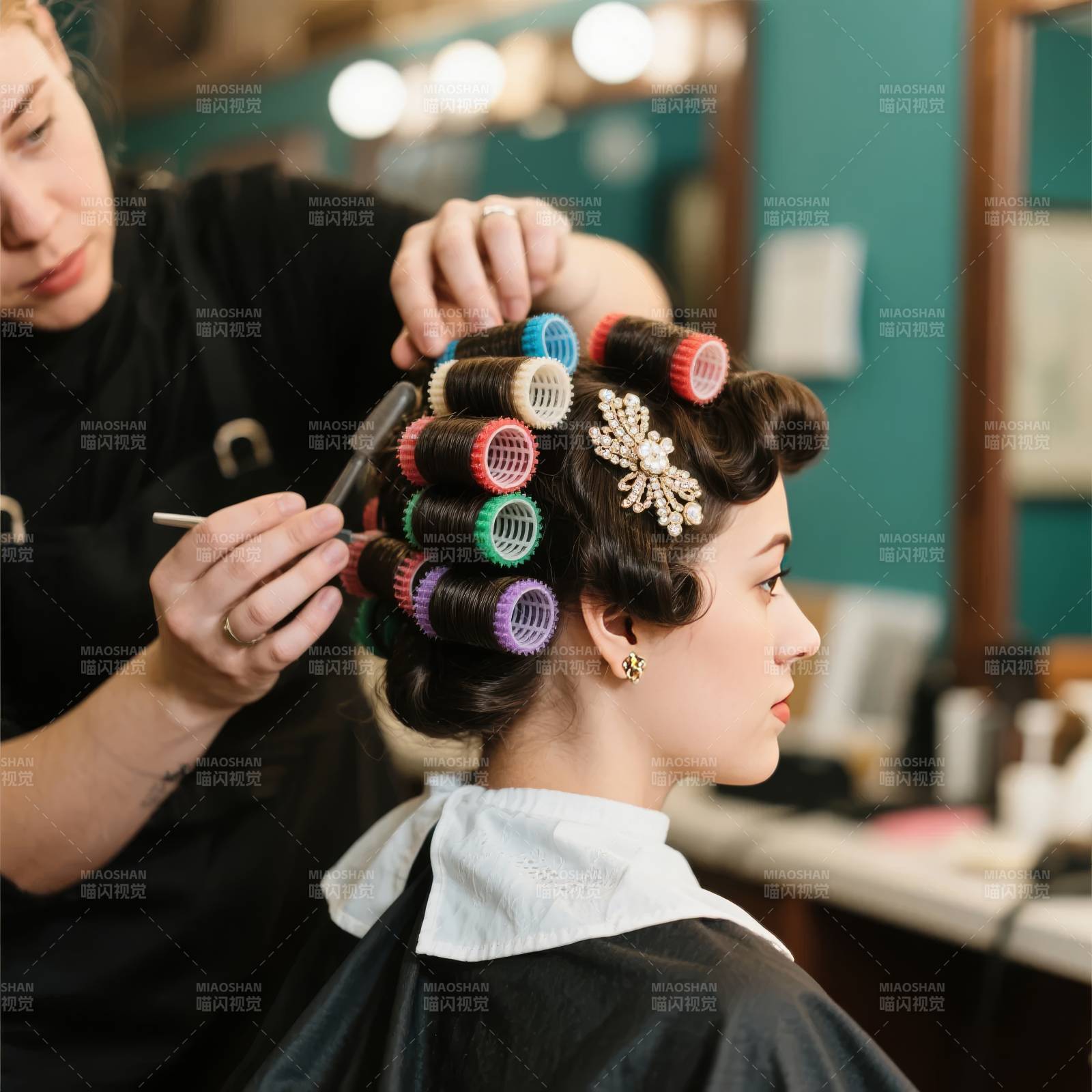 复古卷发造型图片