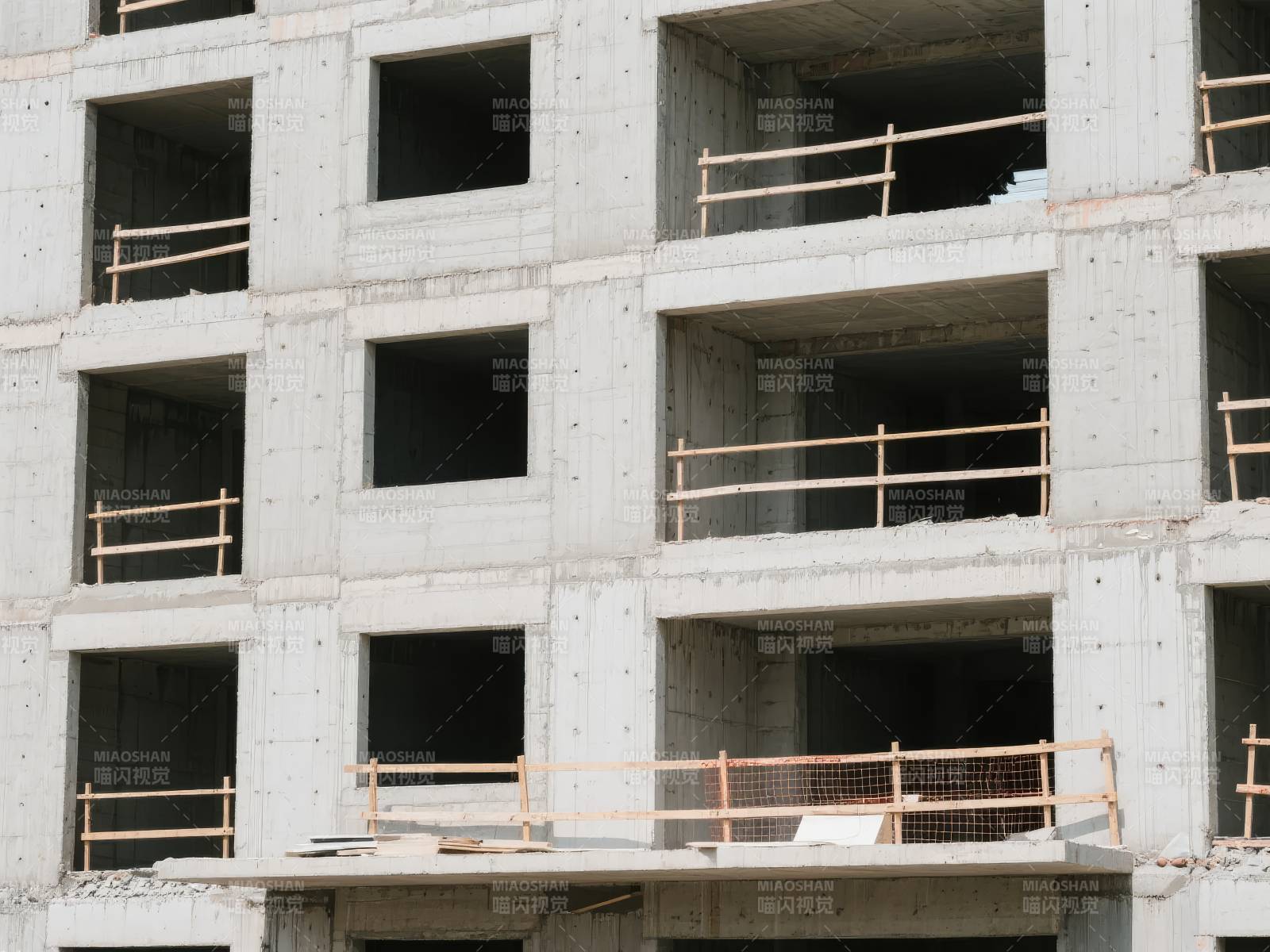 在建高楼框架图片