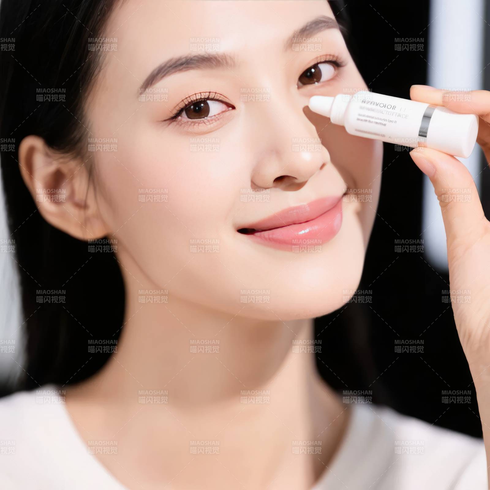 眼霜护理 焕发亮眸图片