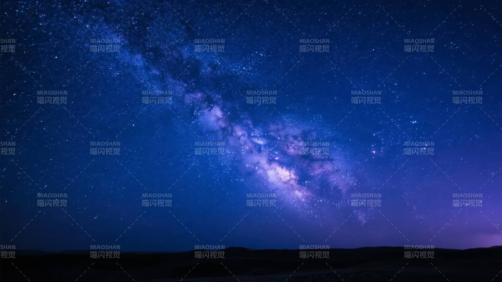 银河璀璨夜空图片