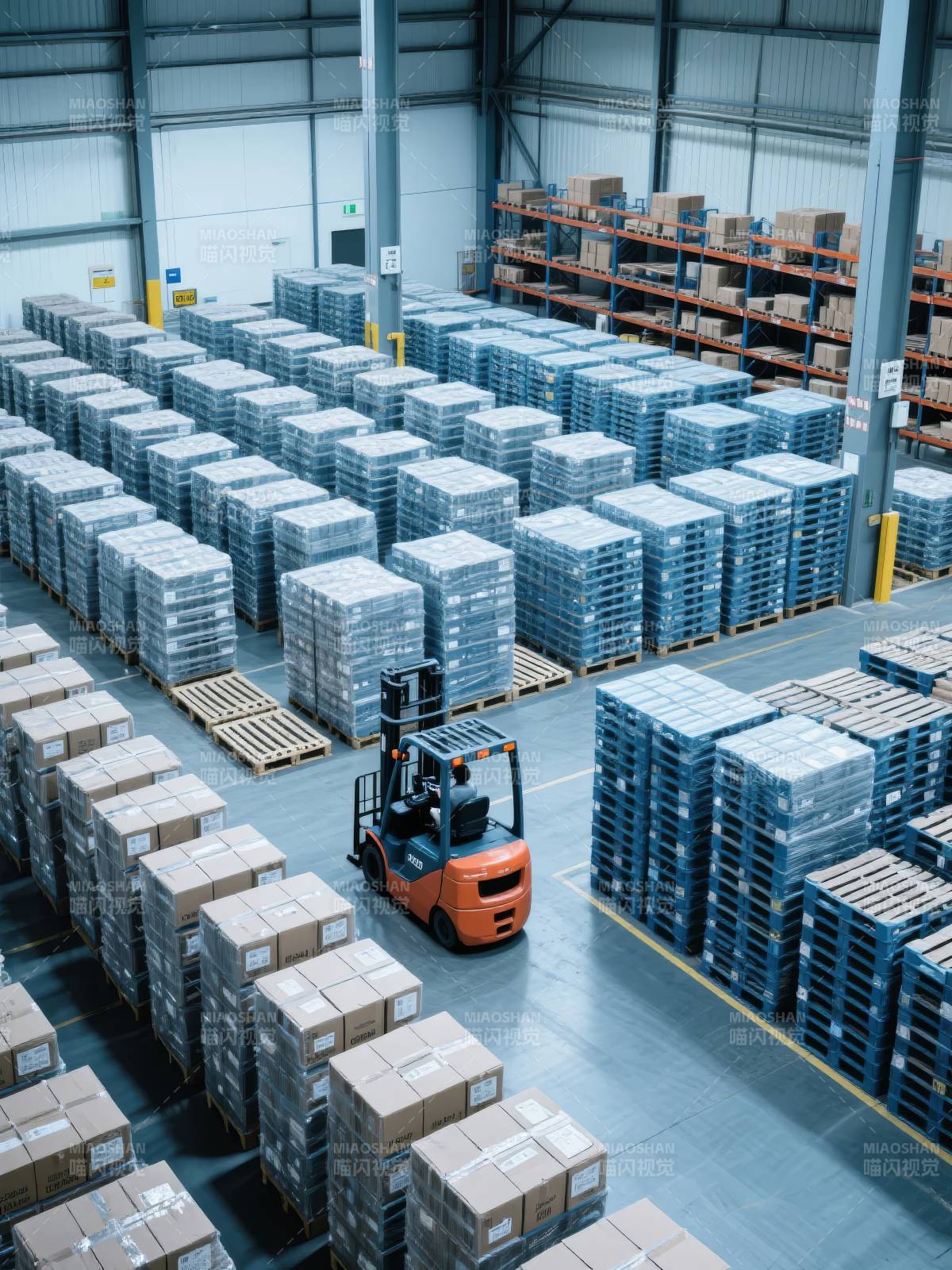 仓库作业现场图片