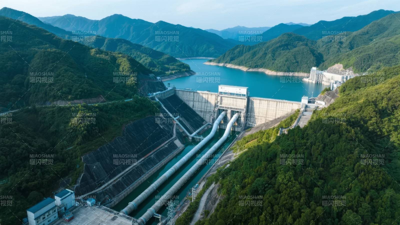 青山绿水坝景图片