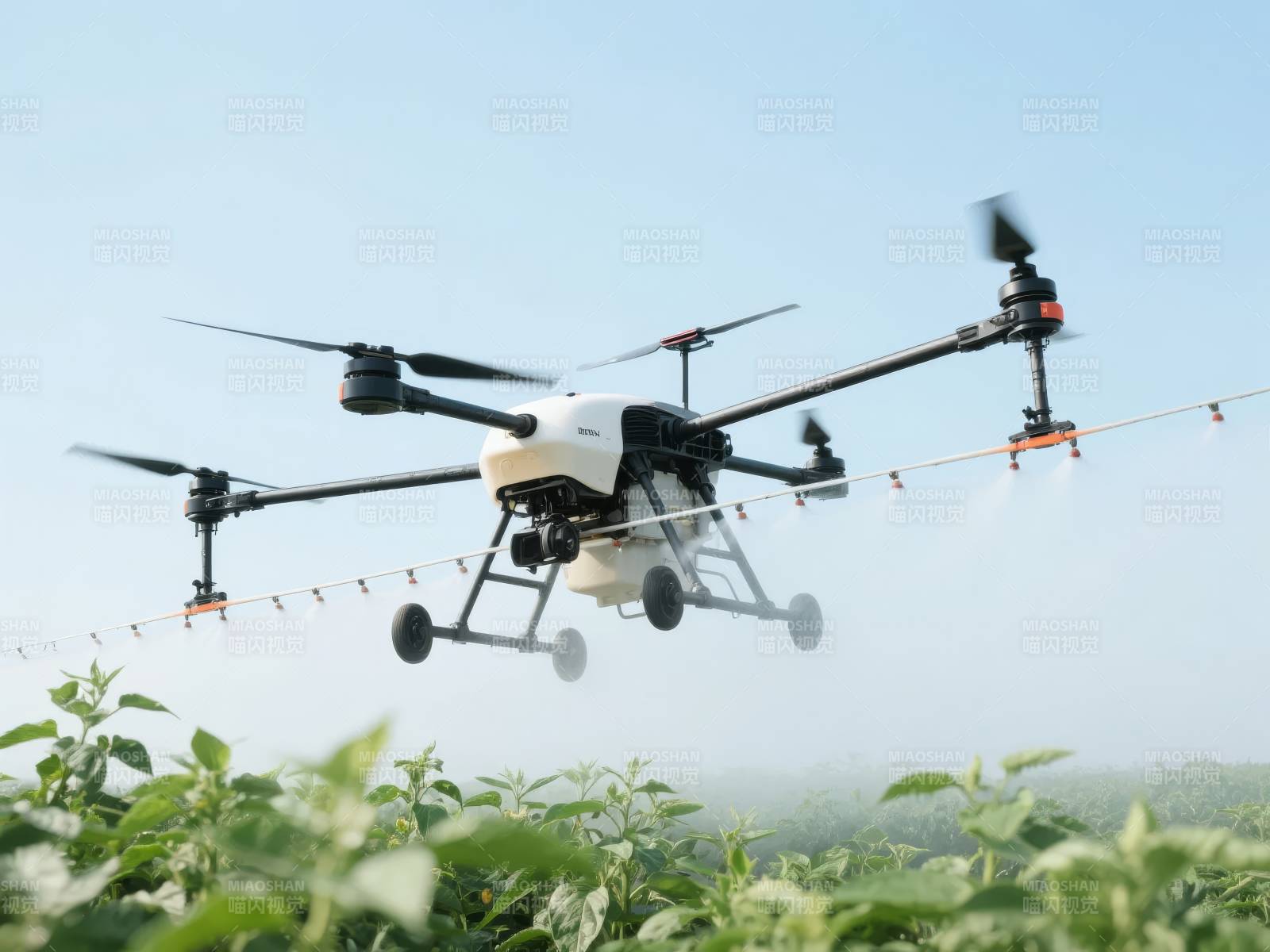无人机农田喷洒图片