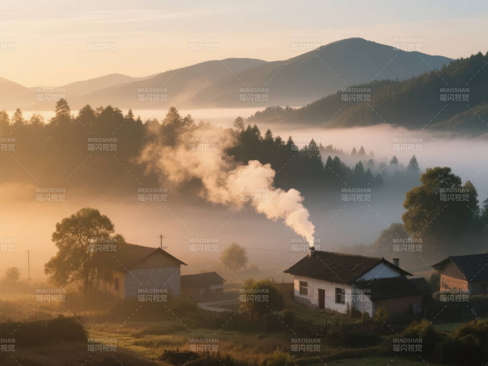 晨雾中的山村图片