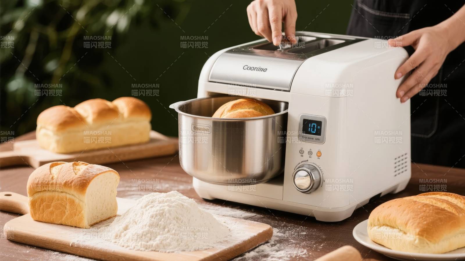 面包机制作新鲜面包图片