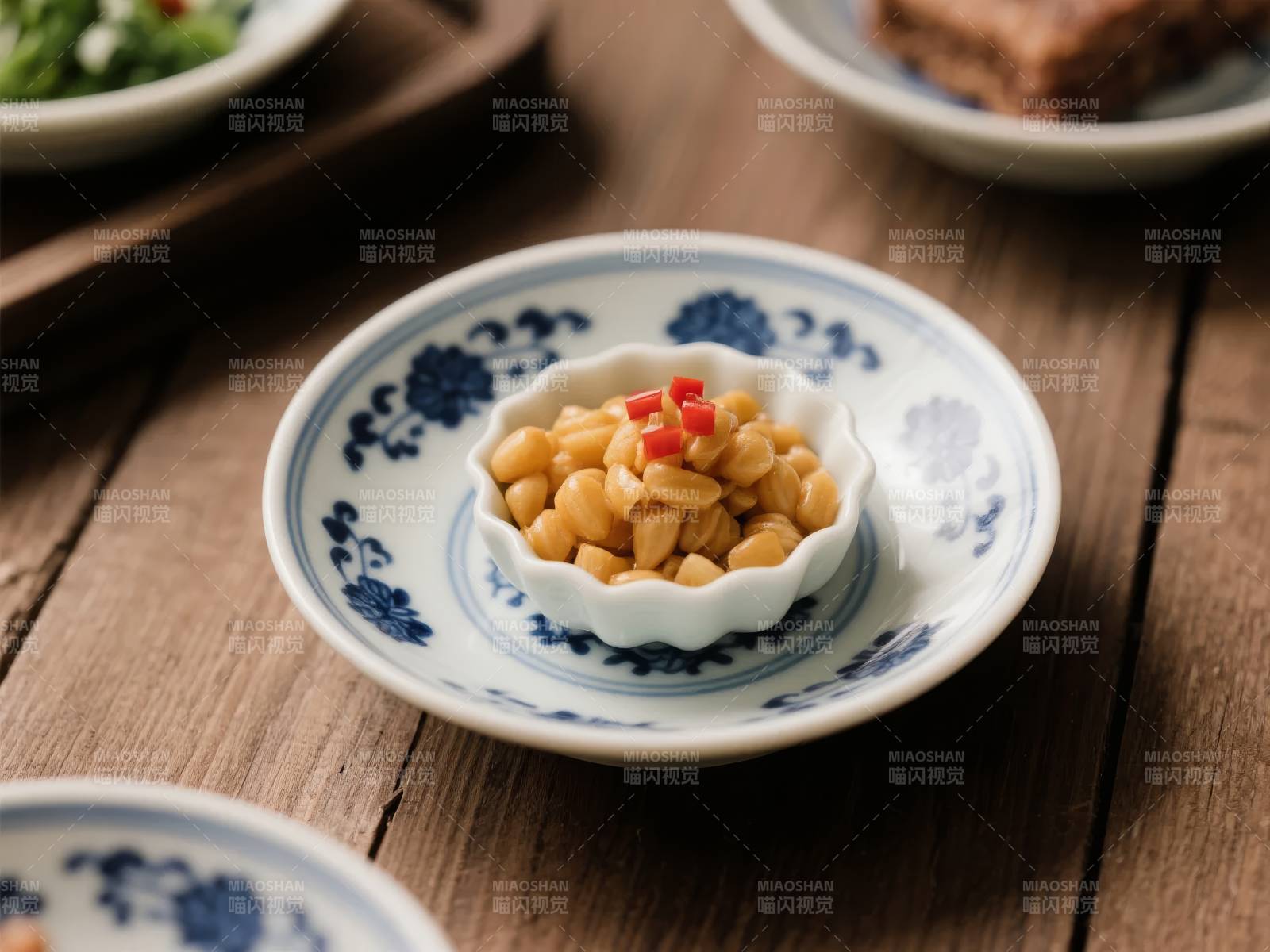 豆类小菜 点缀红椒图片