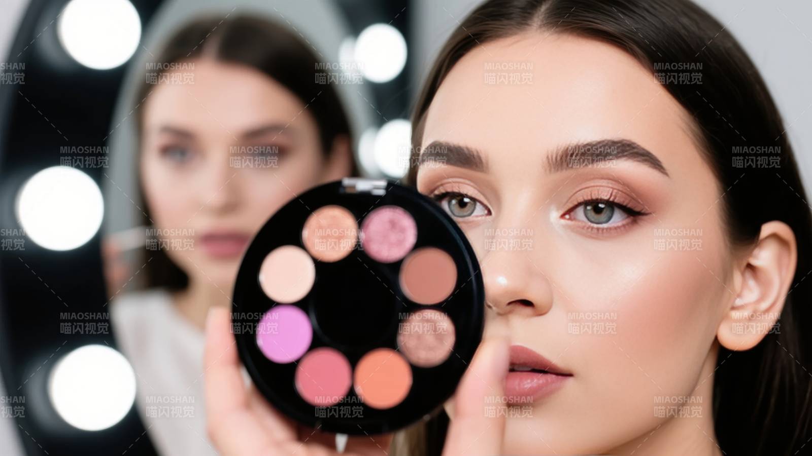 美妆盘前自拍图片