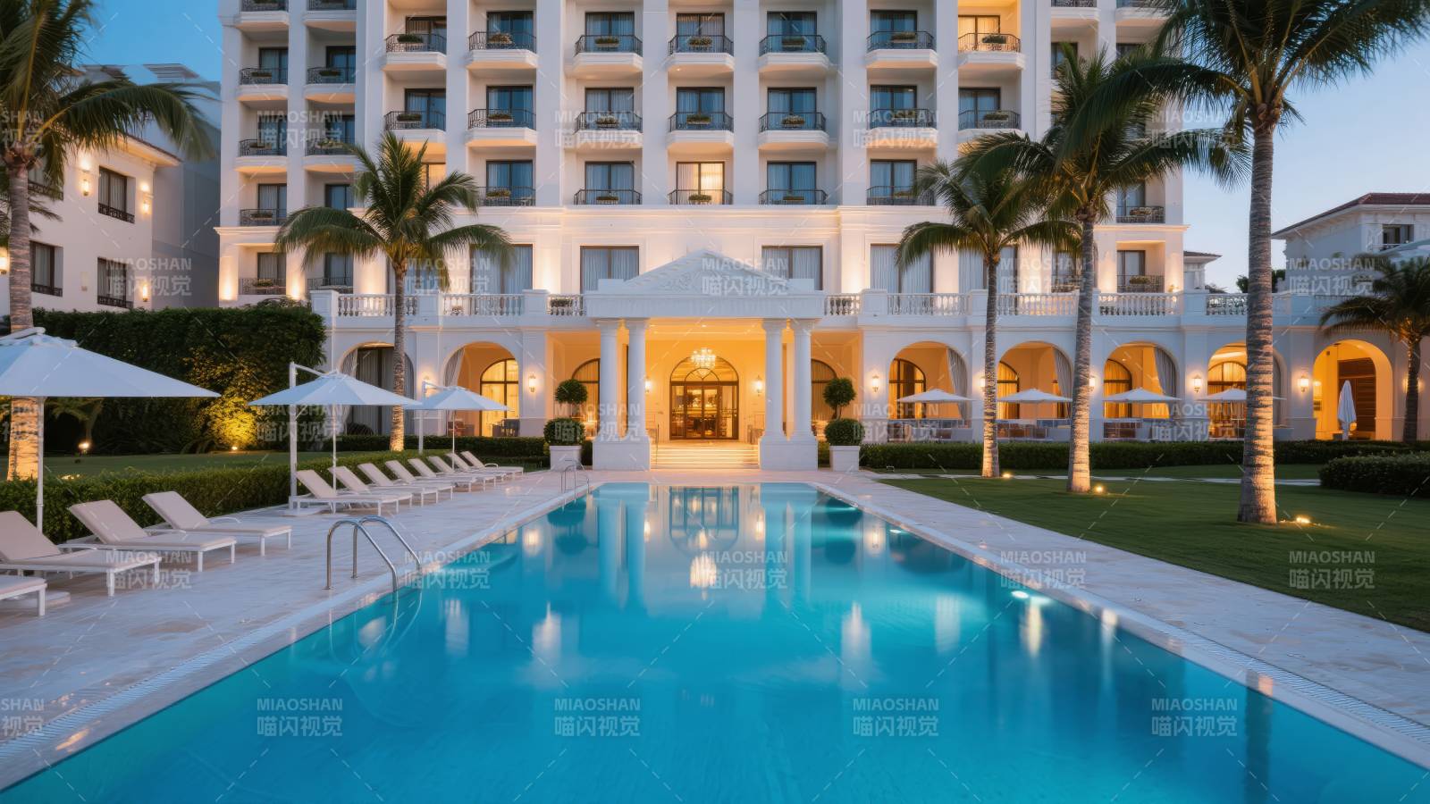 豪华泳池度假酒店图片