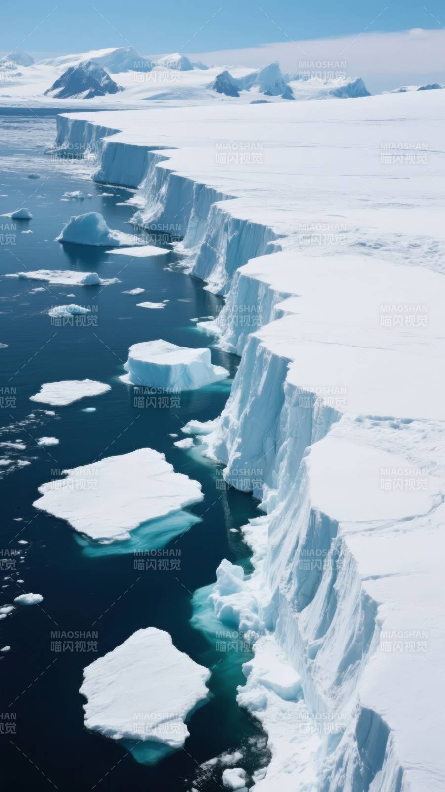 冰川边缘的壮丽景象图片