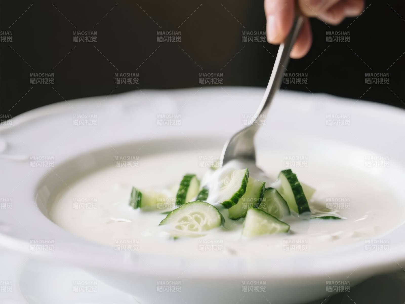 清爽黄瓜酸奶汤图片