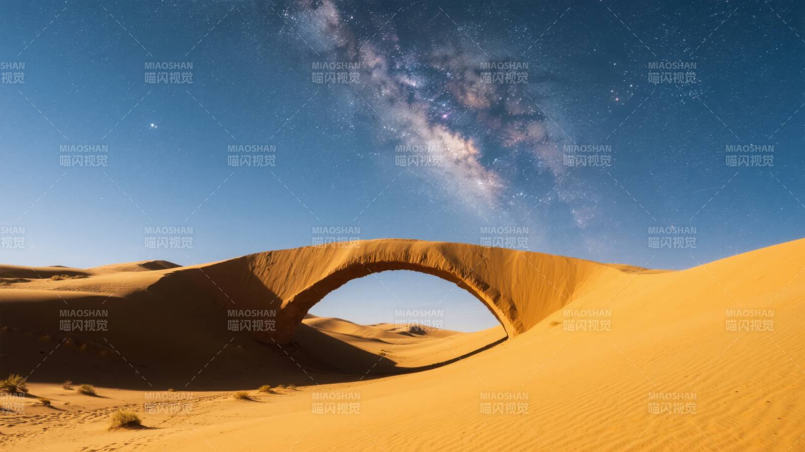 沙漠拱门星空图片