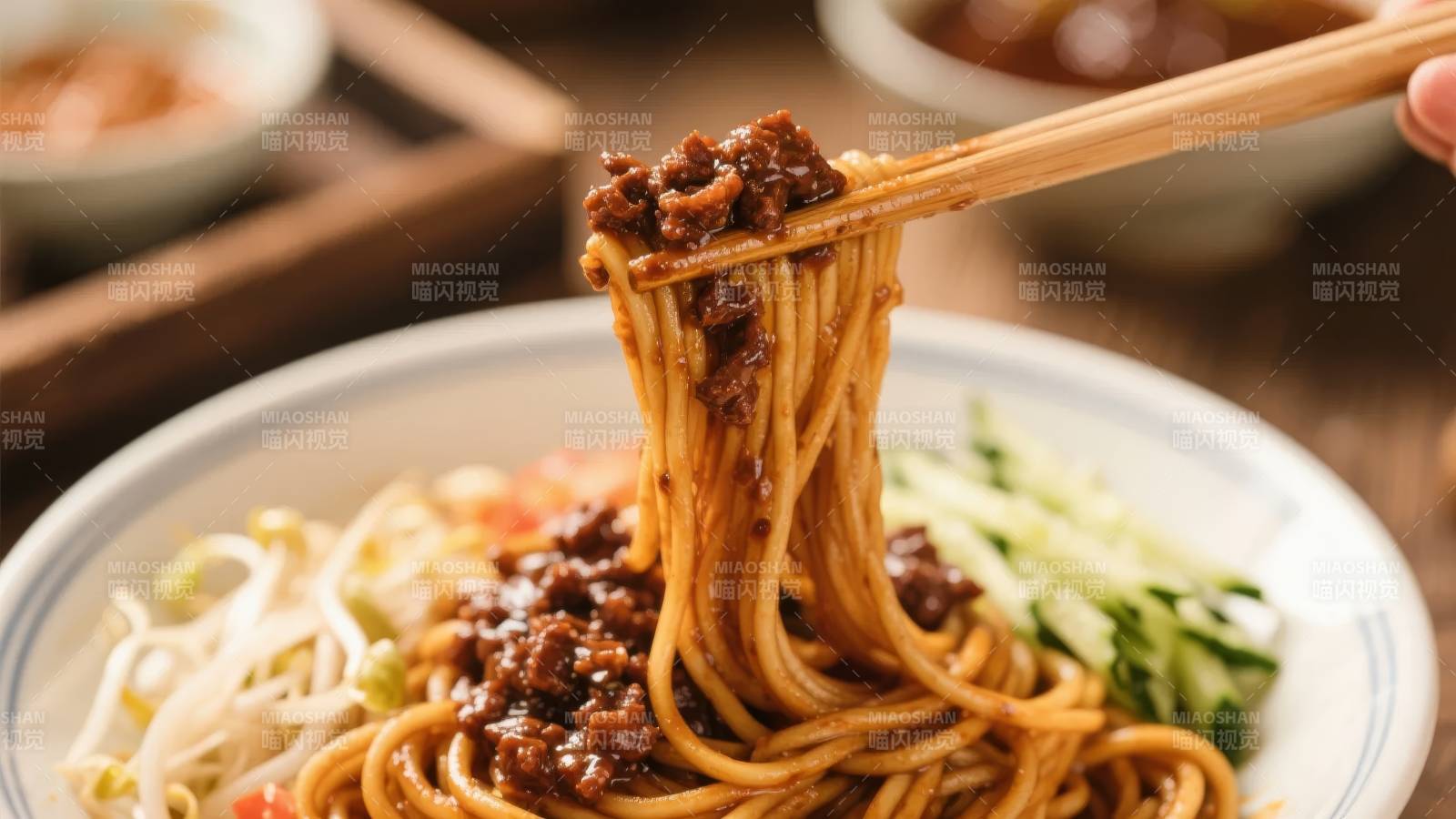 拌面美味诱人图片