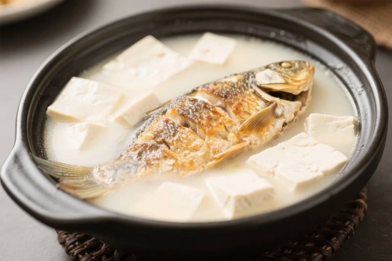 鱼头豆腐汤图片