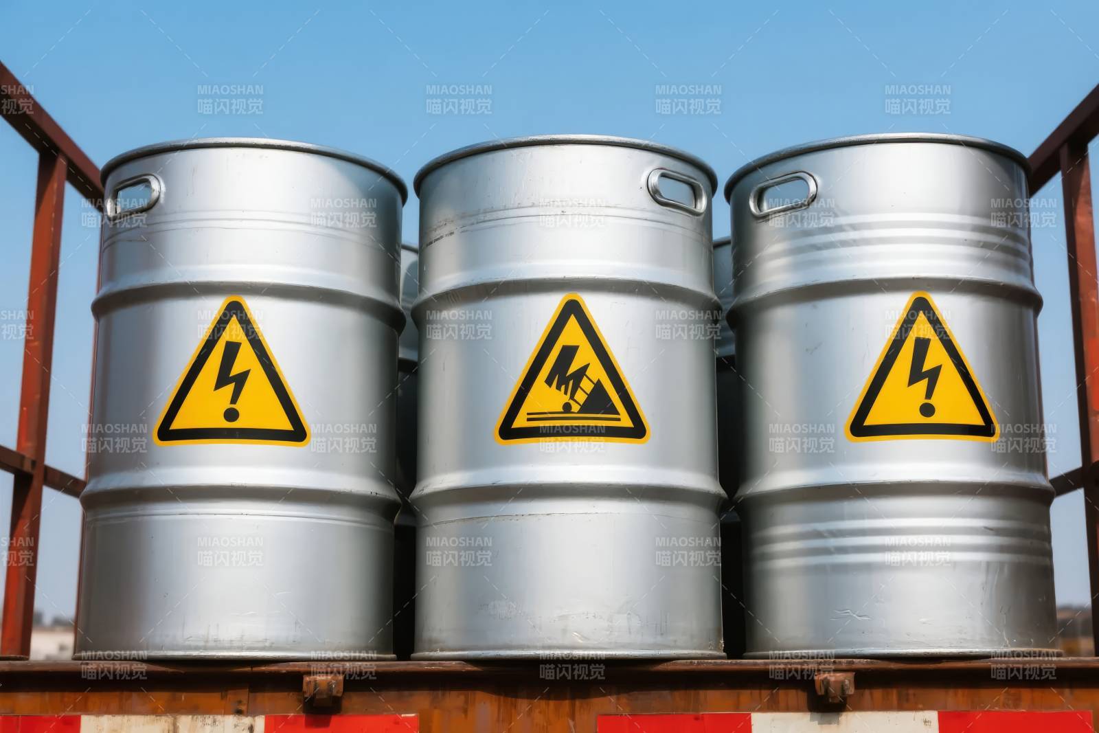 危险品运输桶图片
