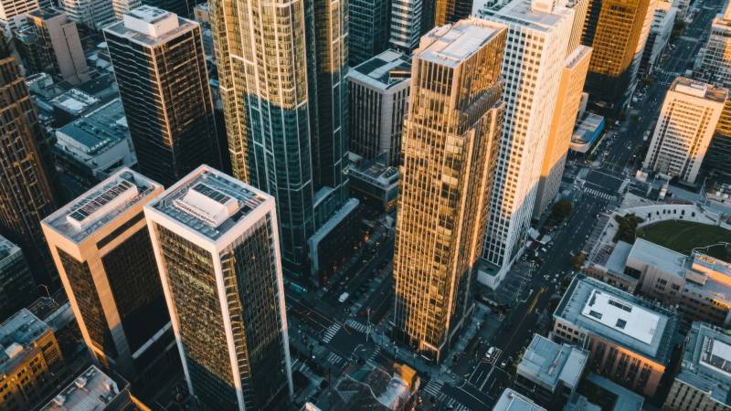 城市天际线航拍图片