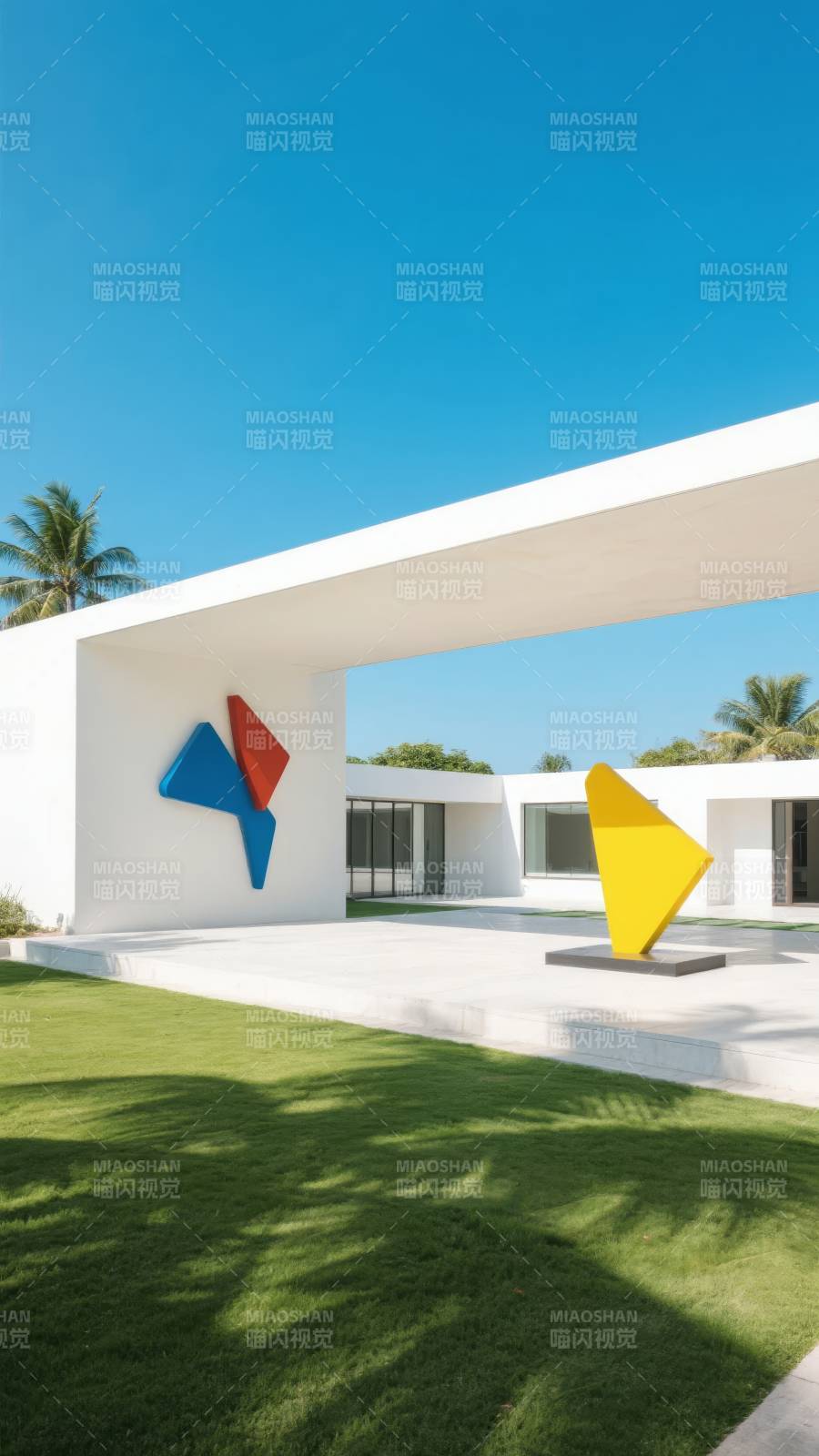 现代建筑与彩色雕塑图片