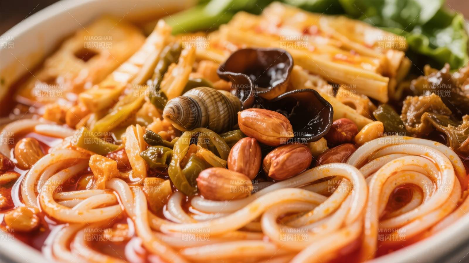 麻辣米粉配花生图片