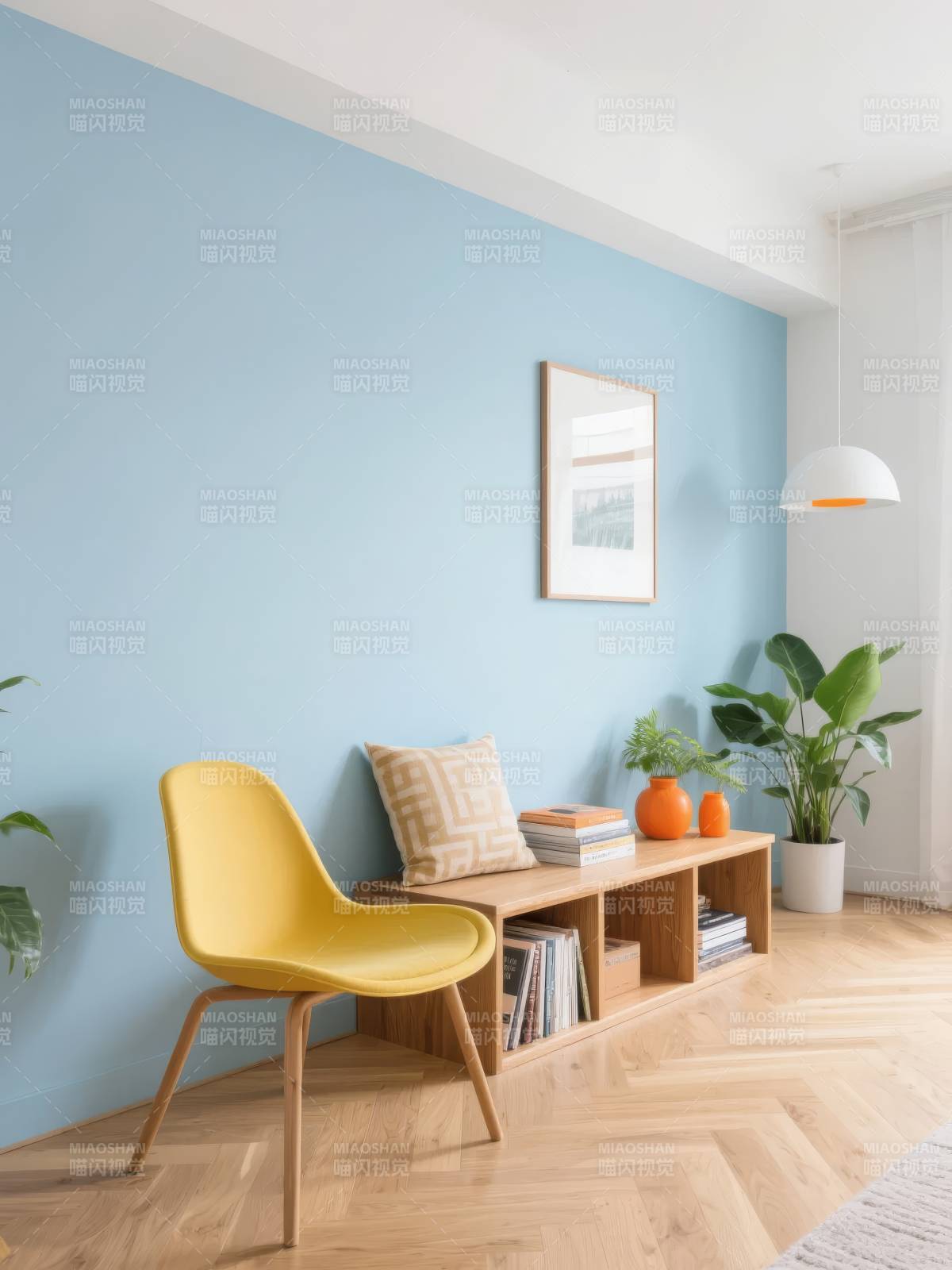 蓝墙黄椅温馨角图片