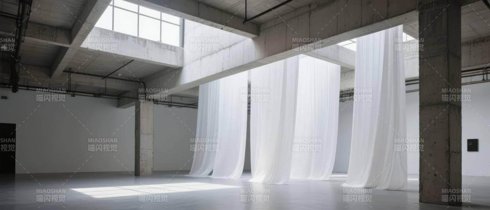 光影中的白色帷幕图片