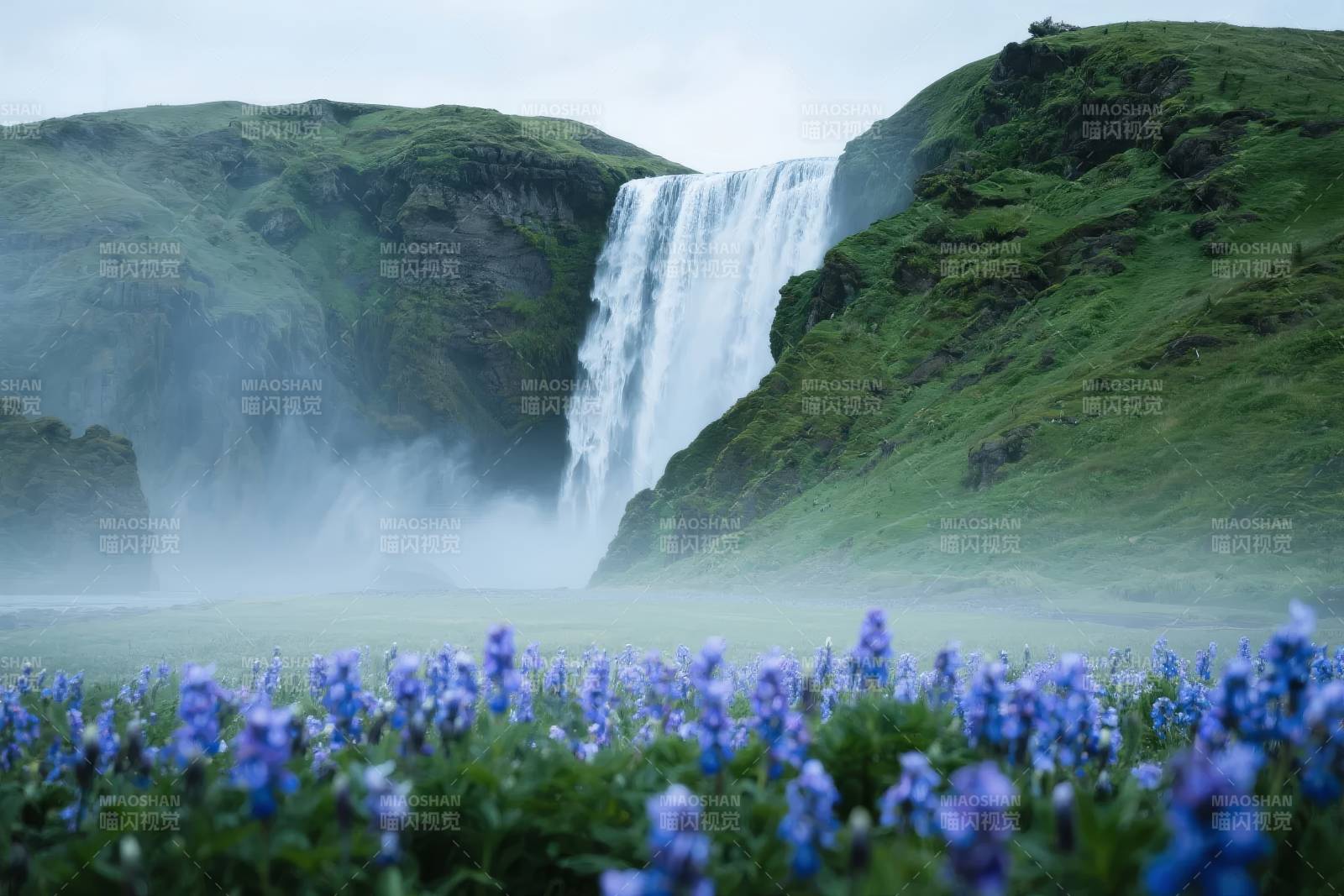瀑布花海仙境图片