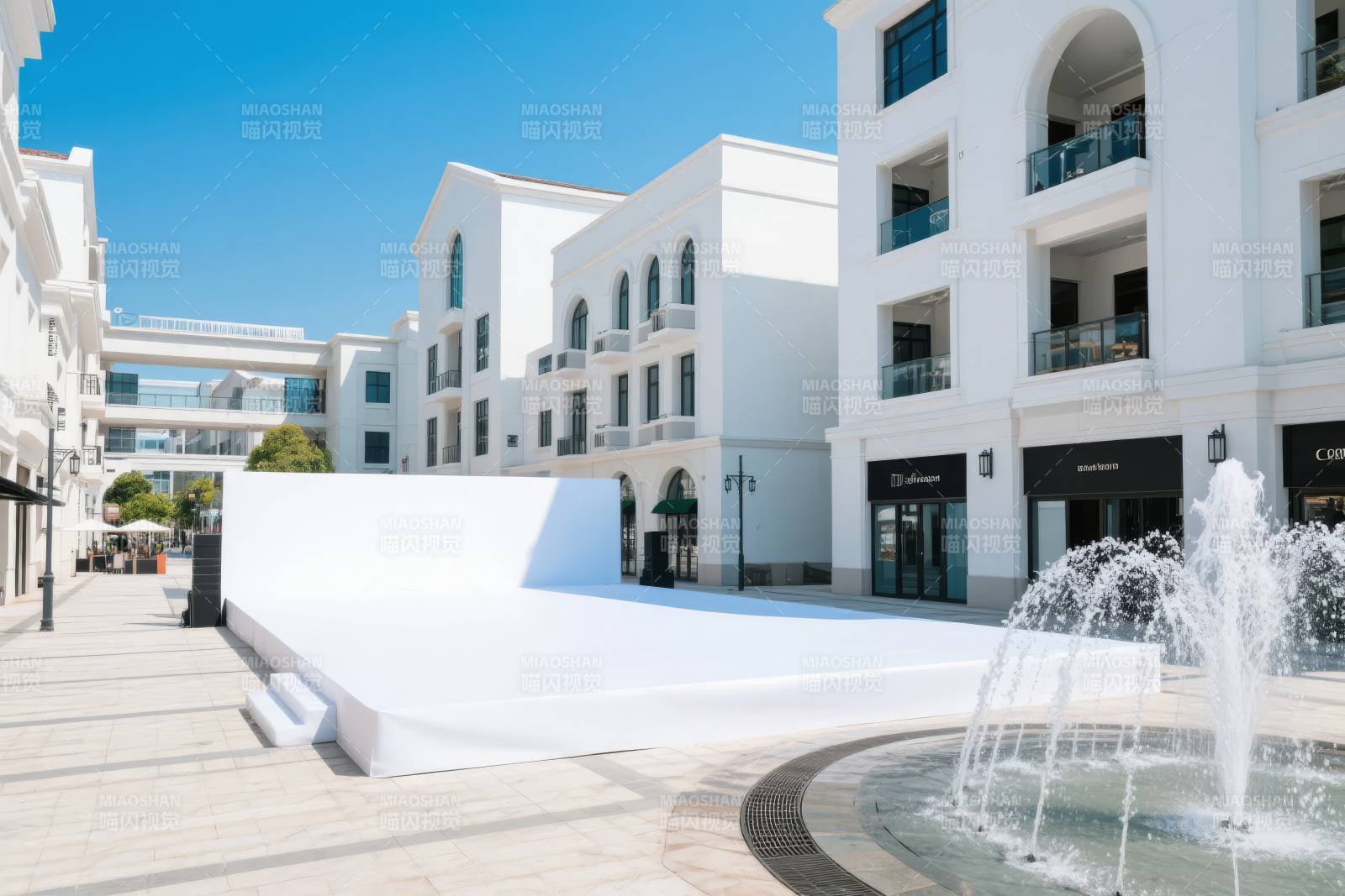 白色建筑与喷泉广场图片