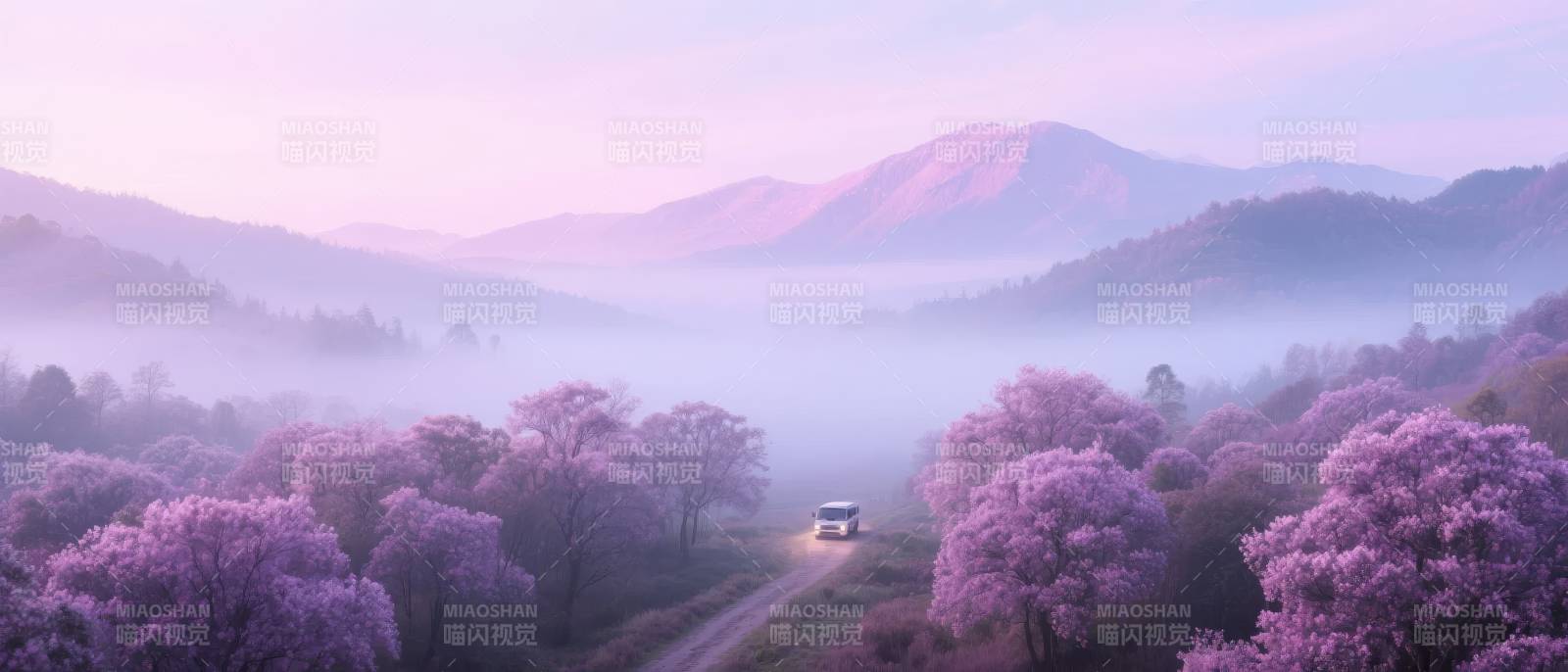 紫雾山间春景图片