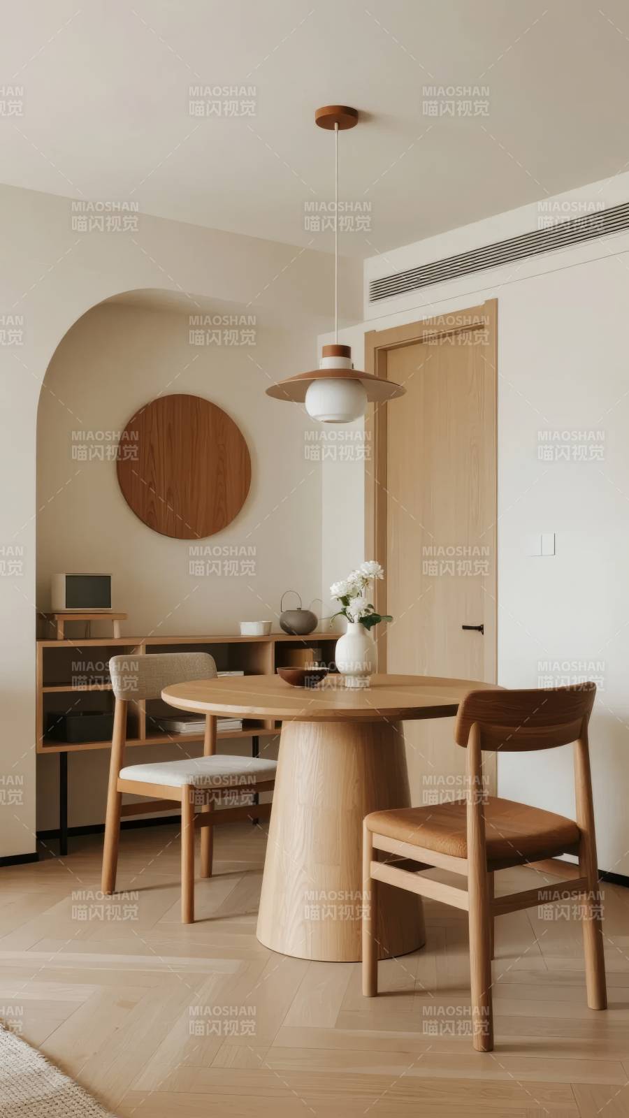 简约木质餐桌椅图片