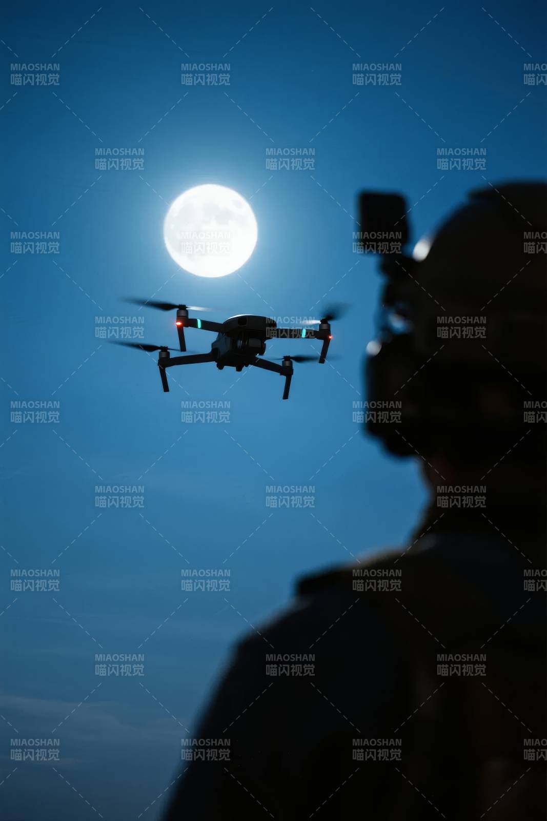 月夜无人机飞行图片