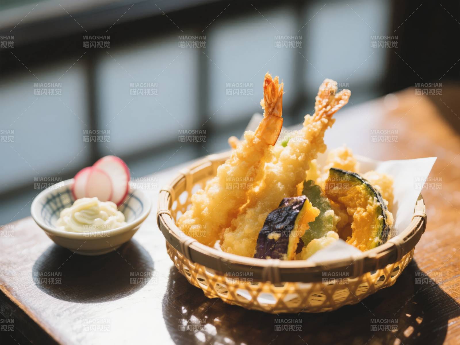 金黄天妇罗拼盘图片