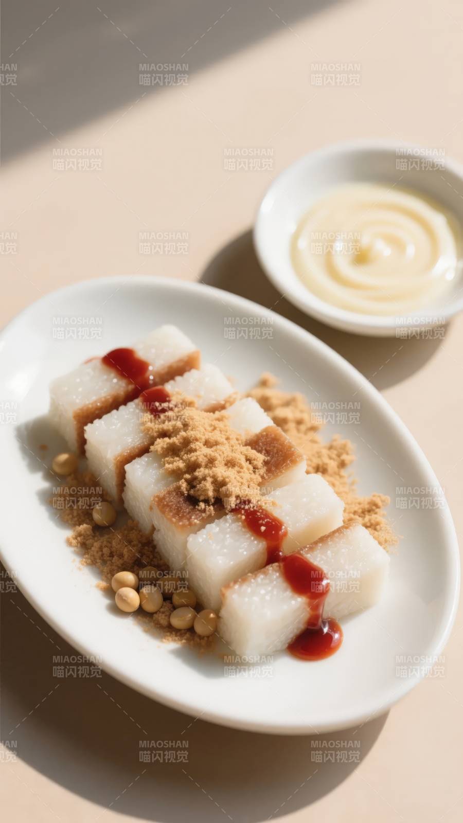 椰香糕点配酱料图片