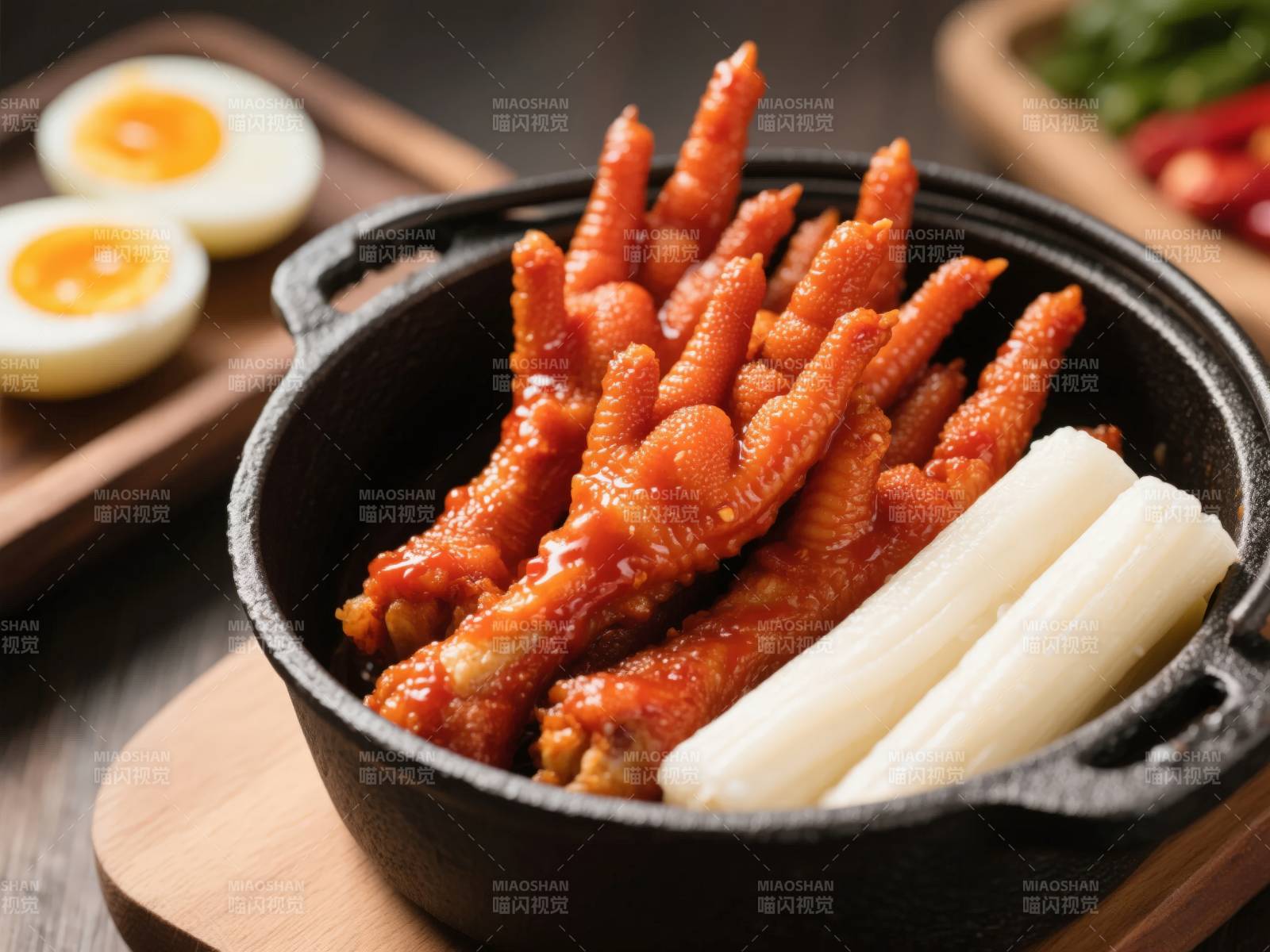 辣味鸡爪配年糕图片