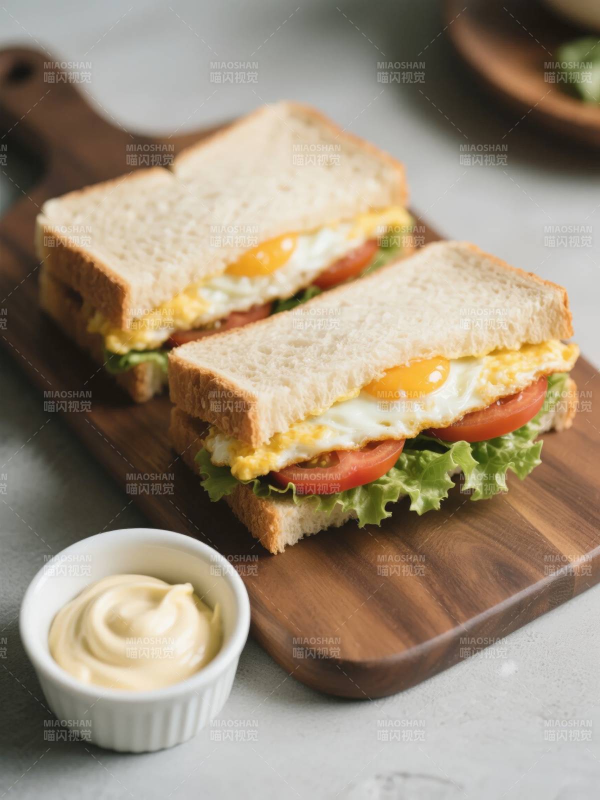 鸡蛋三明治图片