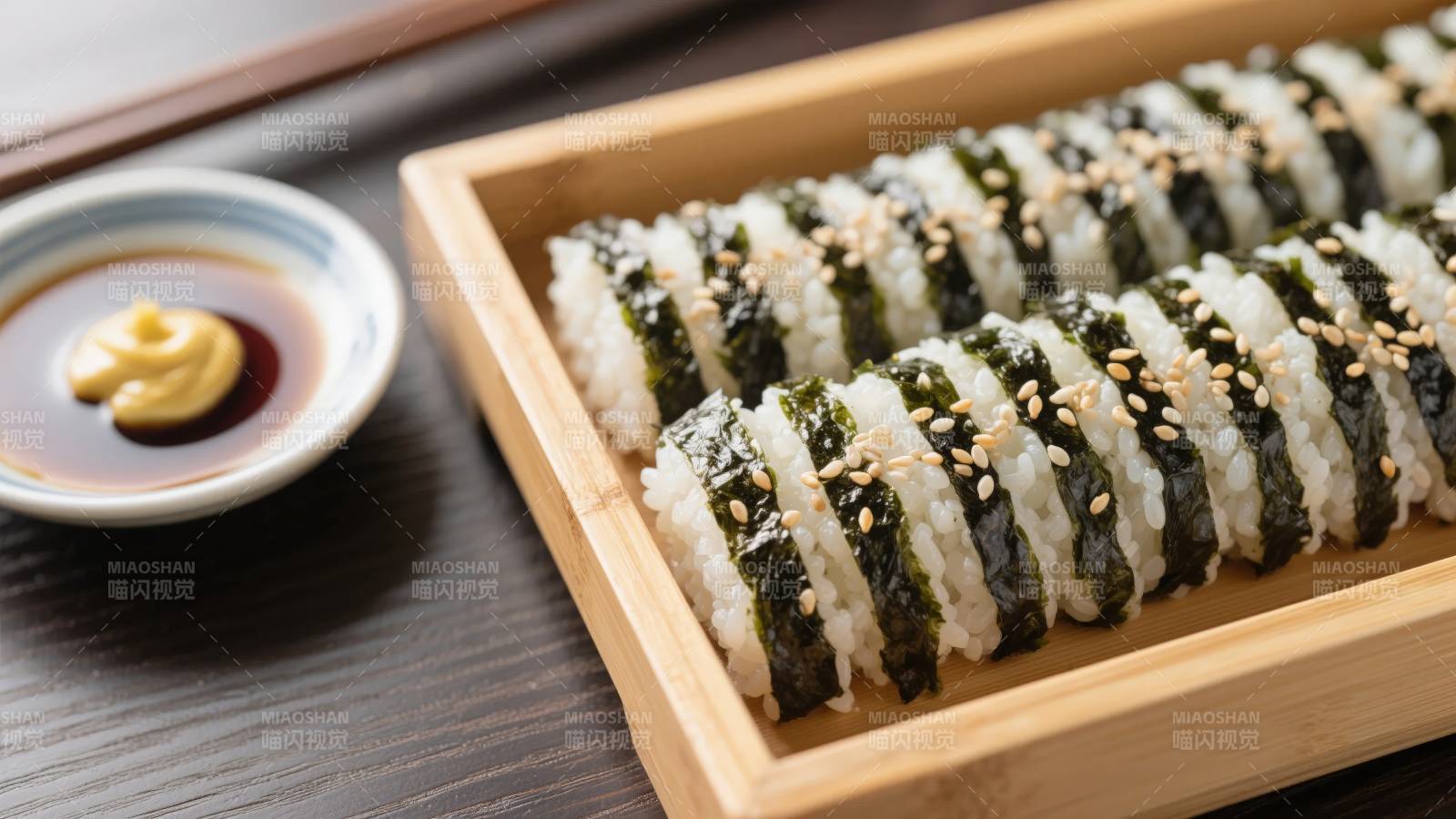 寿司拼盘 美味呈现图片