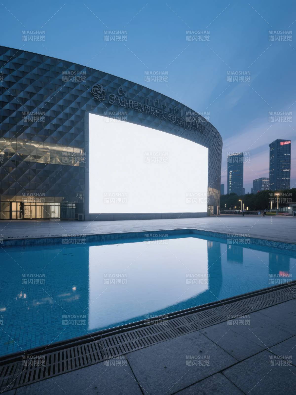 现代建筑与水池倒影图片