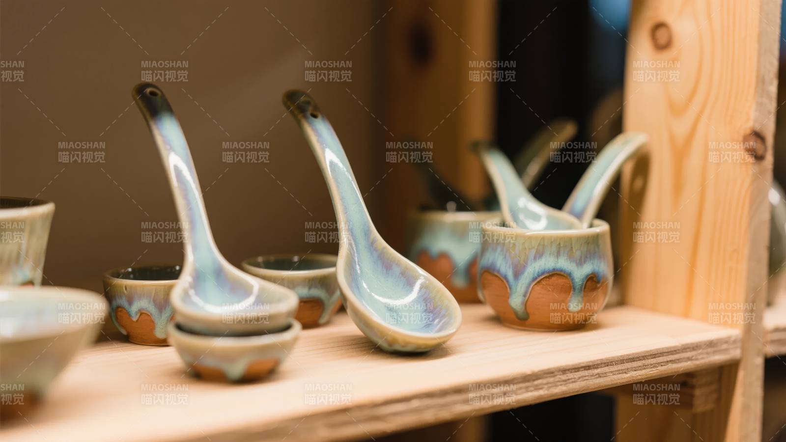 陶瓷勺杯陈列图片