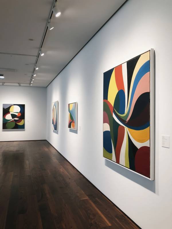 抽象艺术展厅图片