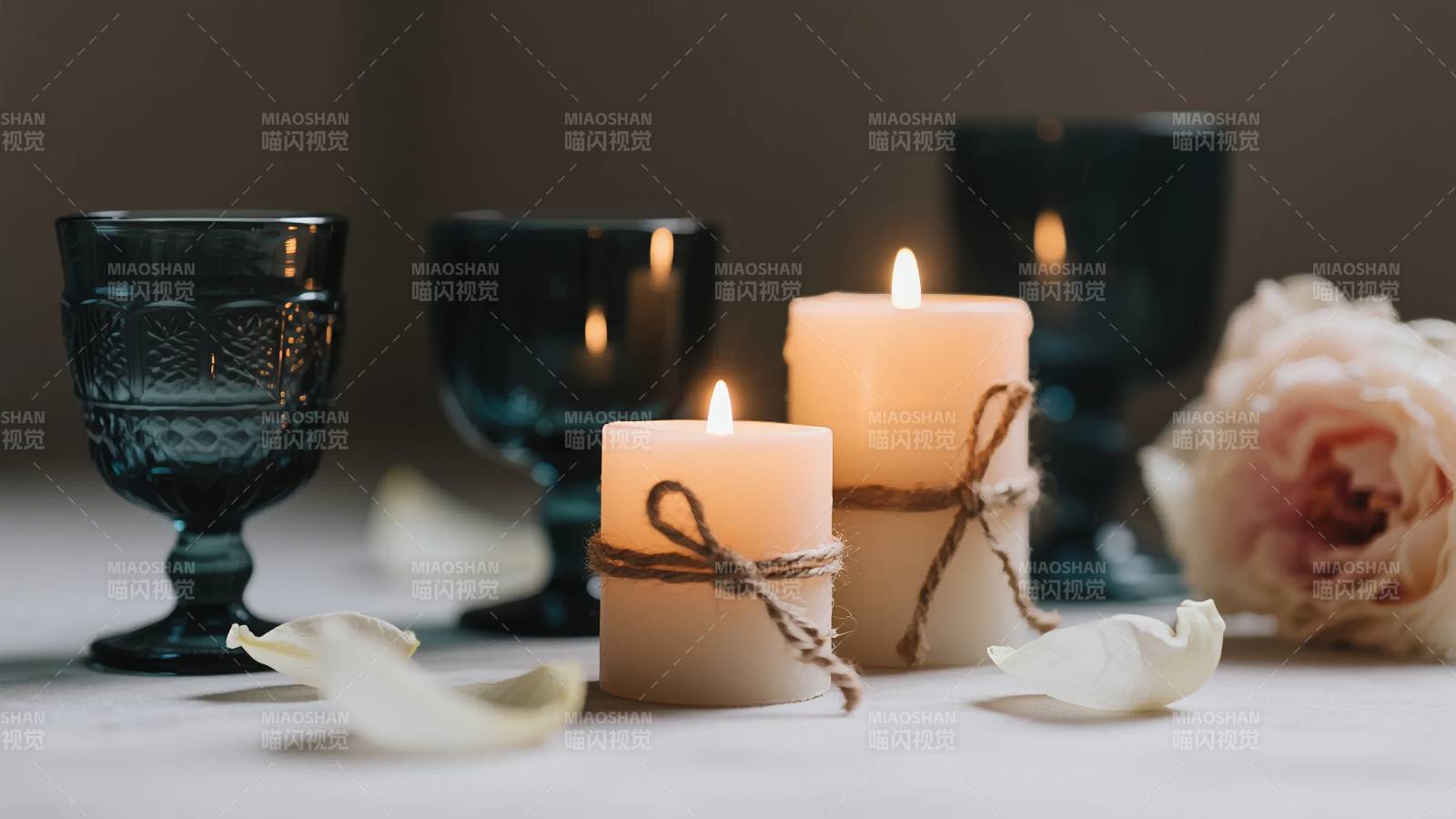 烛光玫瑰静谧夜图片