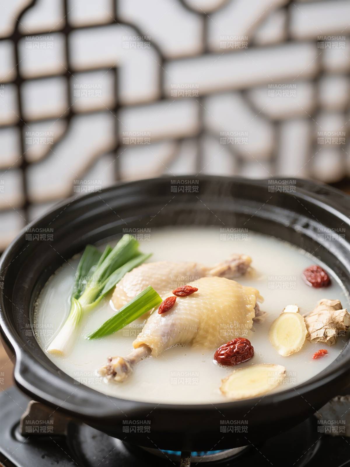 鸡汤炖鸡腿图片